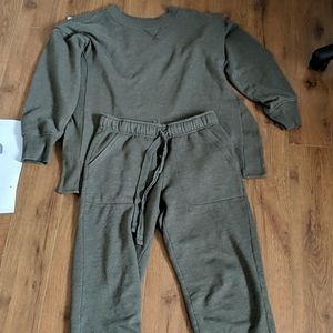American Eagle Aerie olive green matching set